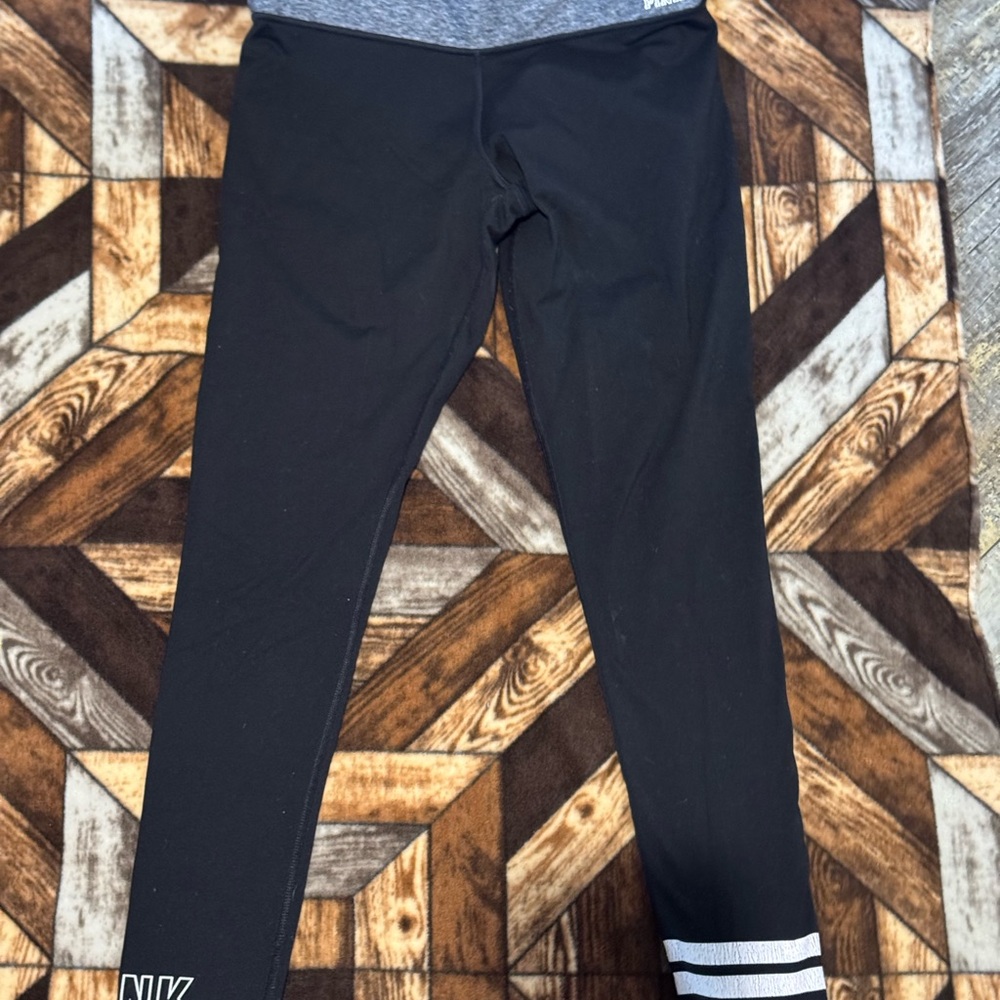 PINK Victoria's Secret Black reversible leggings